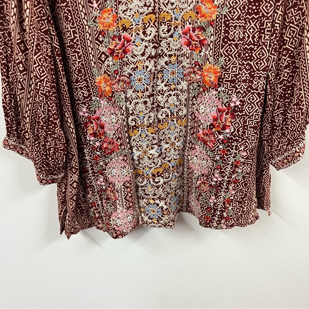 Savanna Jane Floral Embroidered Top - Picture 4 of 11